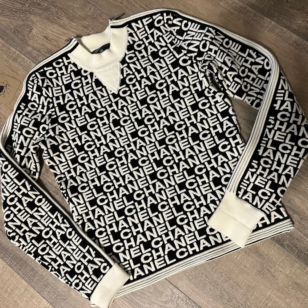 CHANEL Sweater 36